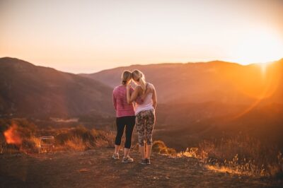 Unraveling Meaning of Dreams About Old Female Friends: Connection and More