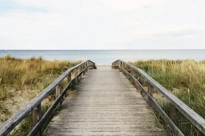 Dreaming of Beach Sand: Symbolism and Insights for Growth