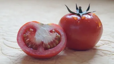 Unraveling the Meaning of Cutting Tomatoes in Dreams