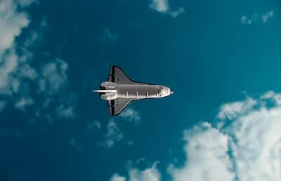 Spaceship Landing Dreams Uncovered: Evolution, Reality and Major Life Changes