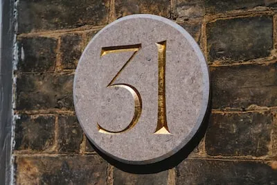 Unlocking the Divine Meaning of the Lucky Number 33 in Dreams