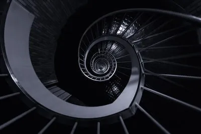 Interpreting the Meaning & Growth Significance in Endless Staircase Dreams