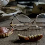 eyeglasses near dentures