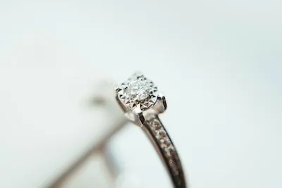 The Meaning of Dreaming About a Broken Engagement Ring