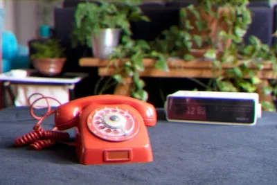 Dreaming of an Old Phone: Unraveling the Symbolism and Insights About Relationships