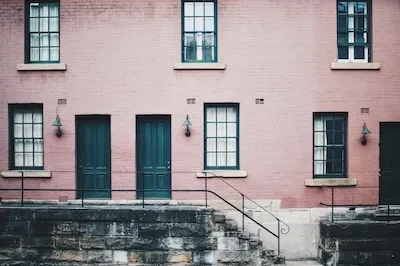 Unlocking the Meaning of Dreaming About Pink Doors